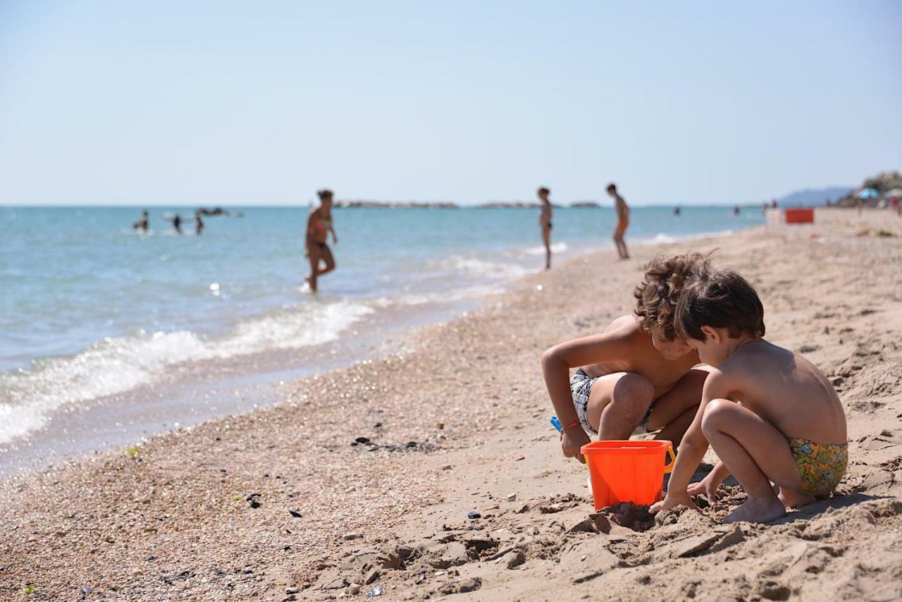 Camping Tre Archi Lido di Fermo Bagian luar foto